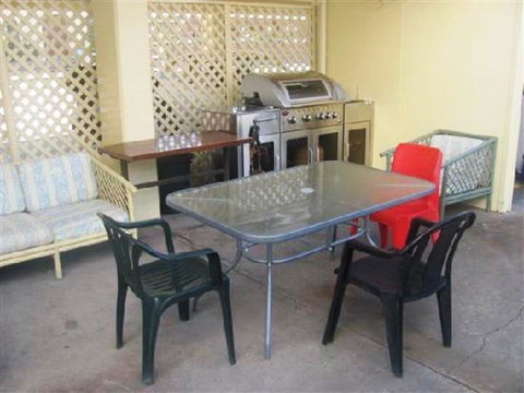 City Beach Motel - QLD Tourism 3