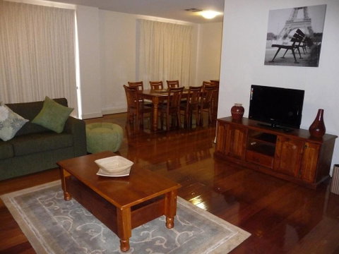 City Getaway 3 Bedroom Adelaide's East End - QLD Tourism 2