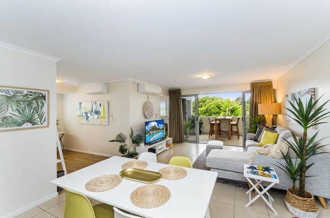 City Stadium Apartment On The Riverfront - QLD Tourism 0