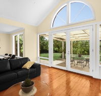 City to Beach - Free WIFI - Free 3 car parking - Great location - Queensland Tourism