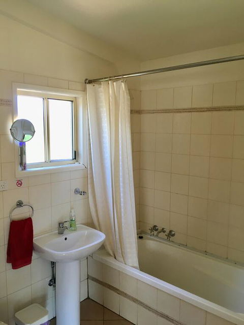 Clandulla Cottages & Farmstay - Queensland Tourism 3