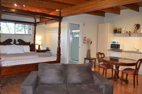 Clandulla Cottages & Farmstay - Queensland Tourism 1
