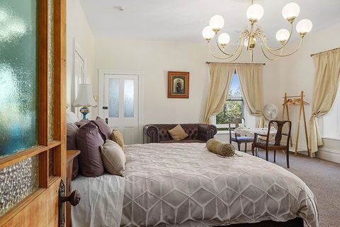 Claremont House - Queensland Tourism 1