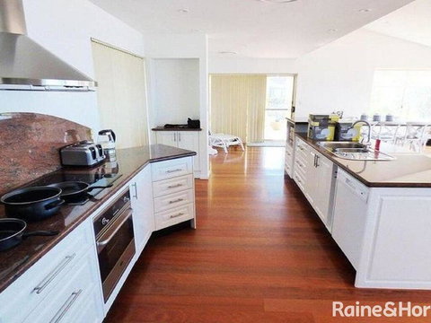 Cliff View - 62 Forresters Beach Road - QLD Tourism 3