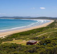 Cloudy Bay Cabin - QLD Tourism