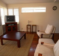 Clovelly Beach Townhouse - QLD Tourism