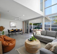 Coastal Living At Wikis - Queensland Tourism