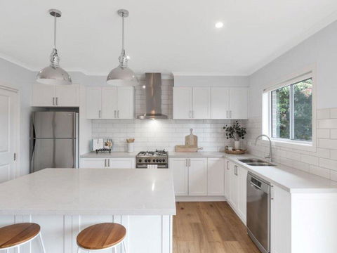Coastal Luxury Retreat - QLD Tourism 3