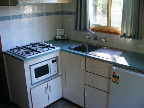 Cobar Caravan Park - QLD Tourism 1