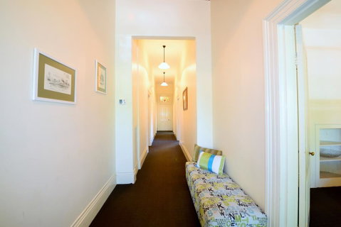Cobb & Co House, Bha - QLD Tourism 3