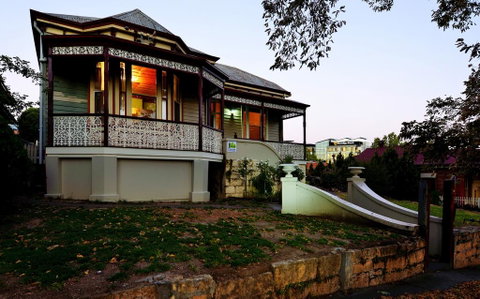 Cobb & Co House, Bha - QLD Tourism 1