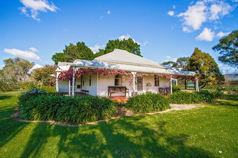 Cockfighters Ghost Vineyard Accommodation - QLD Tourism 2