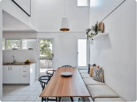 COCOMO VILLA - QLD Tourism 0