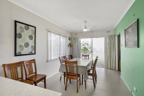 Coffey Court Cottage 2 - Queensland Tourism 1