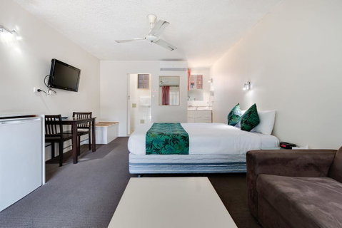 Coffs Harbour Pacific Palms Motel - QLD Tourism 0