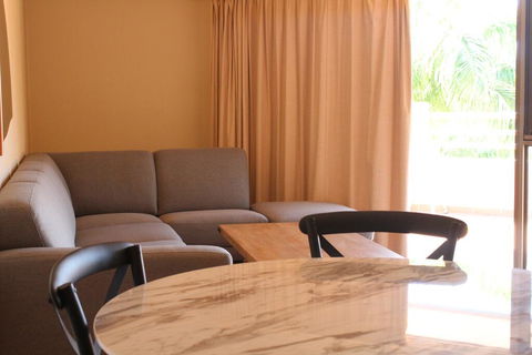 Colonial Court Beachfront Motel & Holiday Stay - QLD Tourism 2