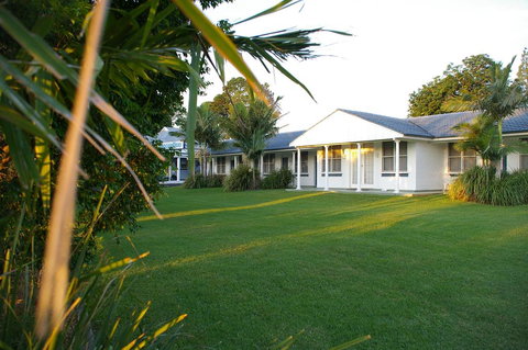 Colonial Court Motor Inn - QLD Tourism 1