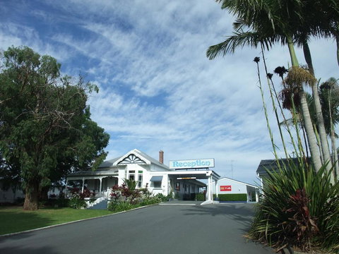 Colonial Court Motor Inn - QLD Tourism 0
