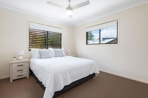 Combles Rd - QLD Tourism 1