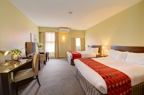 Comfort Inn & Suites City Views - QLD Tourism 1