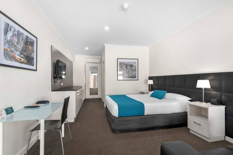 Comfort Inn & Suites Manhattan - QLD Tourism 0