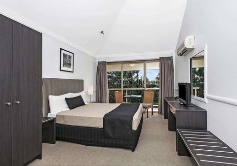 Comfort Inn & Suites Northgate Airport Motel - QLD Tourism 1