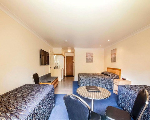 Comfort Inn Bay Of Isles - QLD Tourism 3