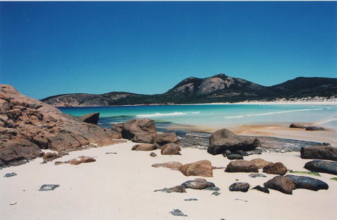 Comfort Inn Bay Of Isles - QLD Tourism 1