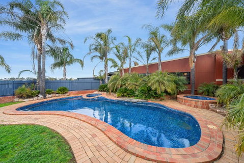 Comfort Inn Peppermill - QLD Tourism 3