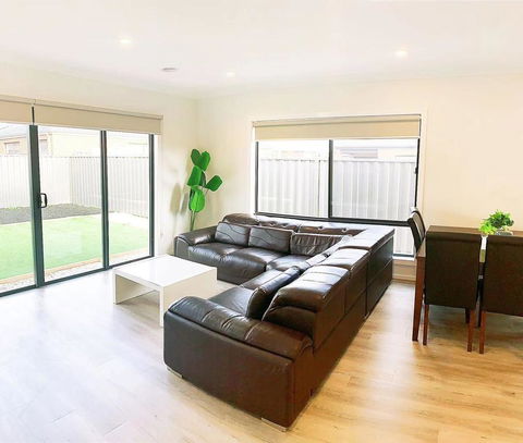 Comfortable 4BR 2Bath House Tarneit Melbourne - Queensland Tourism 3