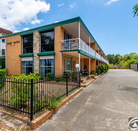 Comfy Ground Floor Unit opposite waterfront Welsby Pde Bongaree - QLD Tourism