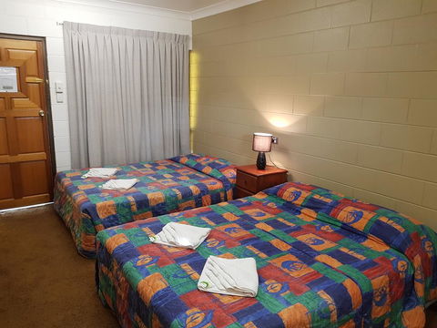 Commercial Hotel - QLD Tourism 3