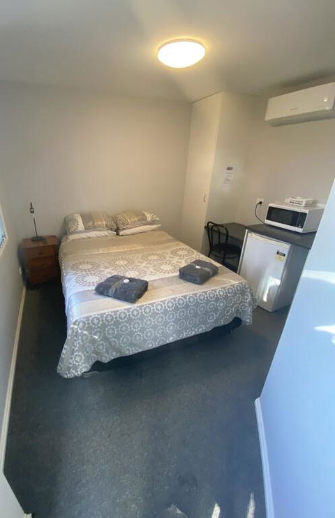 Commercial Hotel Curlewis - Queensland Tourism 3