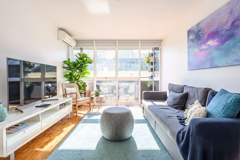 COMO A South Yarra Delight, Car Park And King Bed - QLD Tourism 0