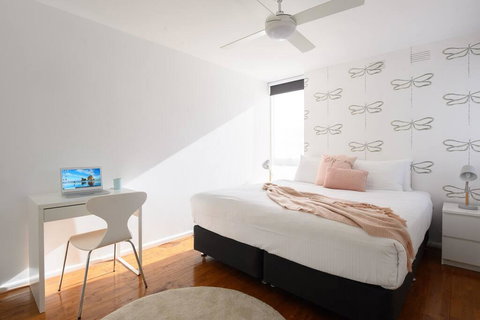 COMO A South Yarra Delight, Car Park And King Bed - QLD Tourism 1