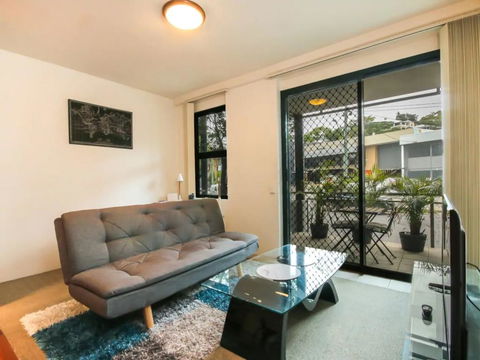 Contemporary 1 Bedroom Teneriffe Apartment With Pool And Gym - Queensland Tourism 1