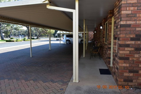 Cooee Motel - QLD Tourism 3