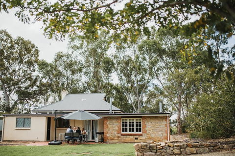 Cooke Cottage - QLD Tourism 1