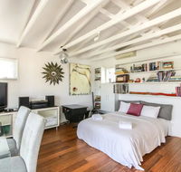 Cool Architect-Designed Studio Close To CBD - QLD Tourism
