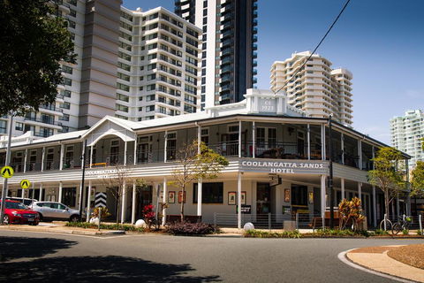Coolangatta Sands Hotel - Queensland Tourism 1