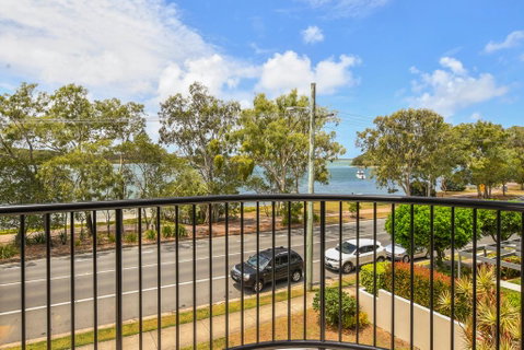 Coral Breeze Penthouse - QLD Tourism 1