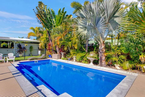 Coral Inn Boutique Hotel - Queensland Tourism 1