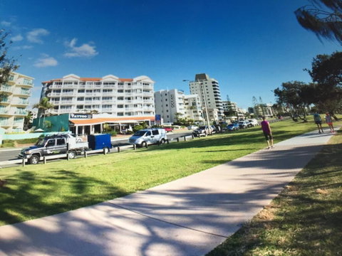 Coral Sea Views Beachfront Penthouse - QLD Tourism 1