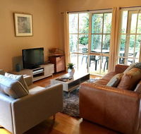 Corinda Cottage - 4 bedroom pet friendly - Queensland Tourism