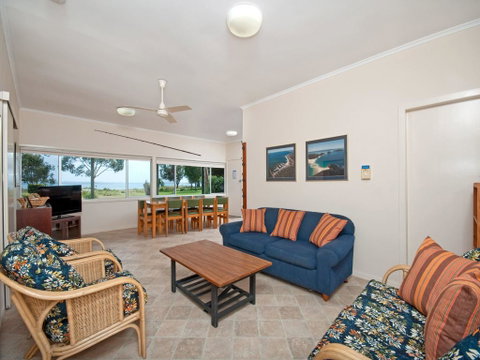 Corlette Point Road, 18, Sandy Shores - QLD Tourism 1