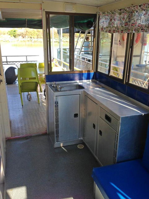 Corroboree Houseboats - QLD Tourism 3