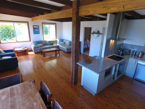 Corymbia Batemans Bay - Queensland Tourism 2