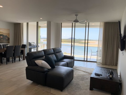 Cosmopolitan Exclusive Rental Apartments - QLD Tourism 0