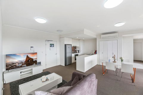 Cosy 3BR Penthouse Close To Westfield And Train - QLD Tourism 3