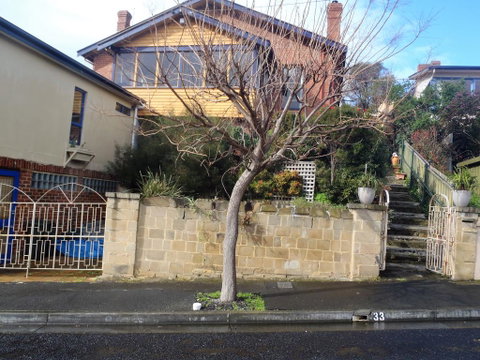 Cosy Apartment Accommodation In Hobart, New Town. - QLD Tourism 1